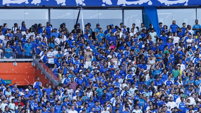 Cruzeiro embala após perder pênalti, ganha do Athletico e encosta no G4