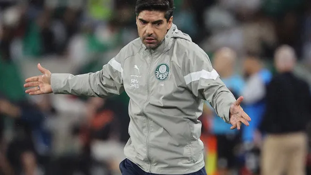 Abel Ferreira sob ataque: “O Palmeiras é muito maior do que você”