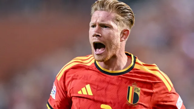 “Vai-te f…”. De Bruyne perde a cabeça com o árbitro