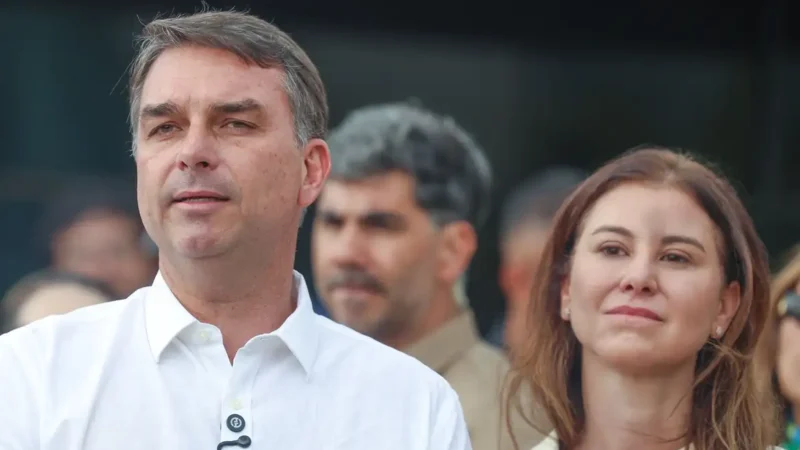 Avião com senador Flávio Bolsonaro e família segue para Miami, nos Estados Unidos