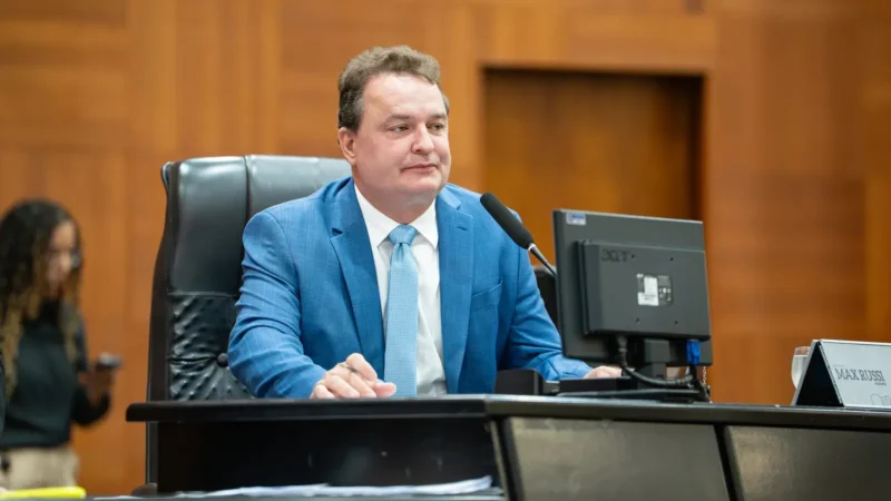 Russi confirma candidatura à reeleição na AL e estipula prazo de 30 dias para fechar chapa