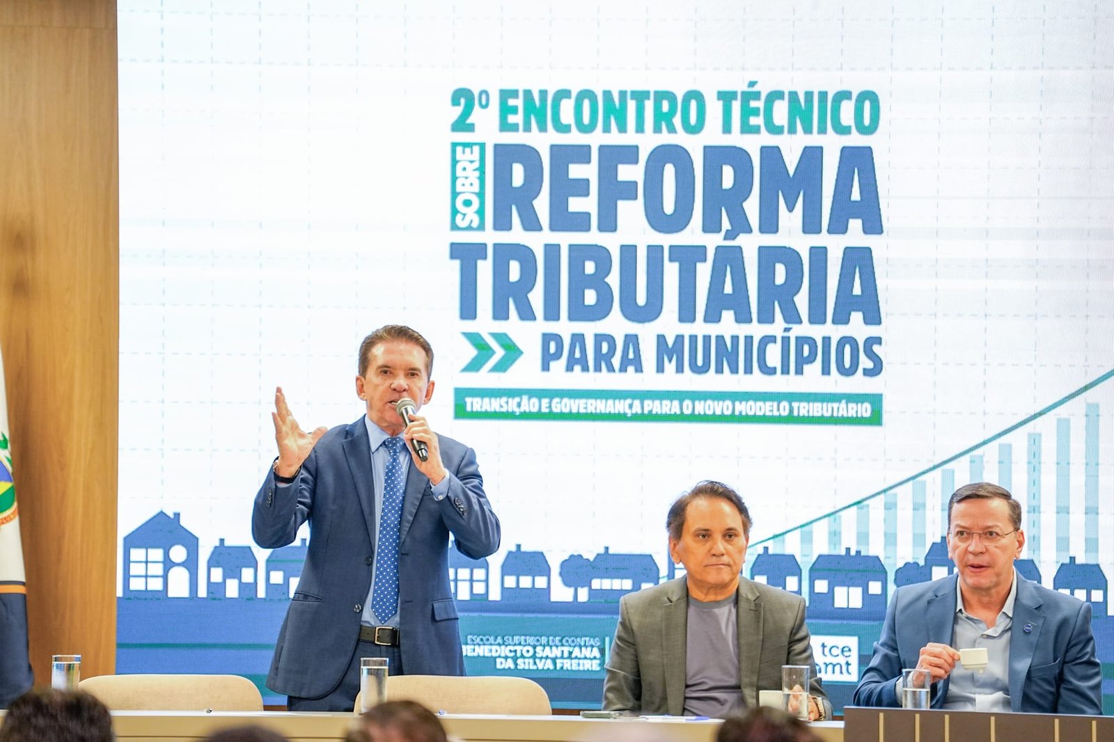Presidente do TCE alerta gestores sobre ampliação da arrecadação durante encontro