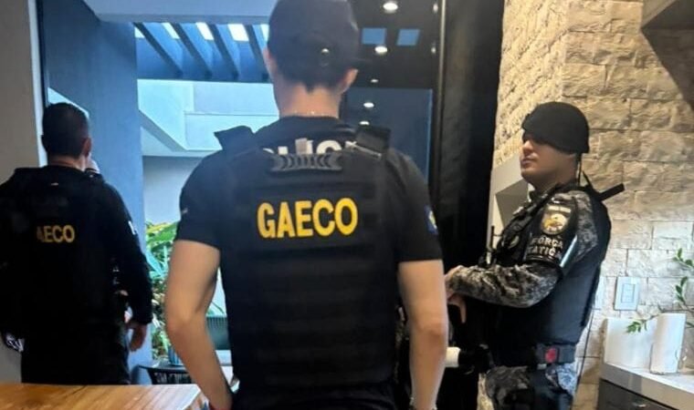 Gaeco cumpre 30 mandados em investigação sobre corrupção; vereadores de VG e Cuiabá são alvos