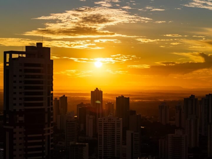 Com calor intenso, Defesa Civil alerta sobre riscos às crianças e orienta pais a redobrarem cuidados
