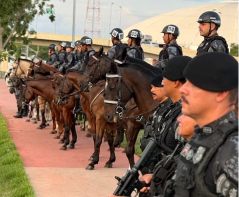 Cavalaria da Polícia Militar realiza Operação Centauro em bairros de Cuiabá