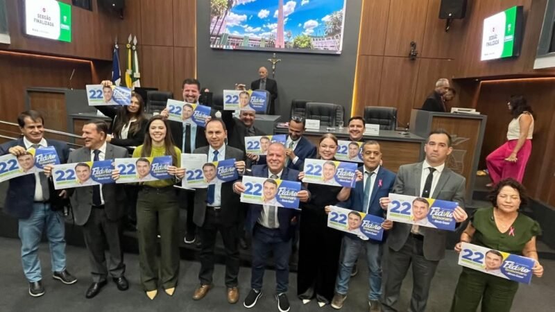 Em manifesto, 22 vereadores de Cuiabá declaram apoio a Flávio Bolsonaro para presidente
