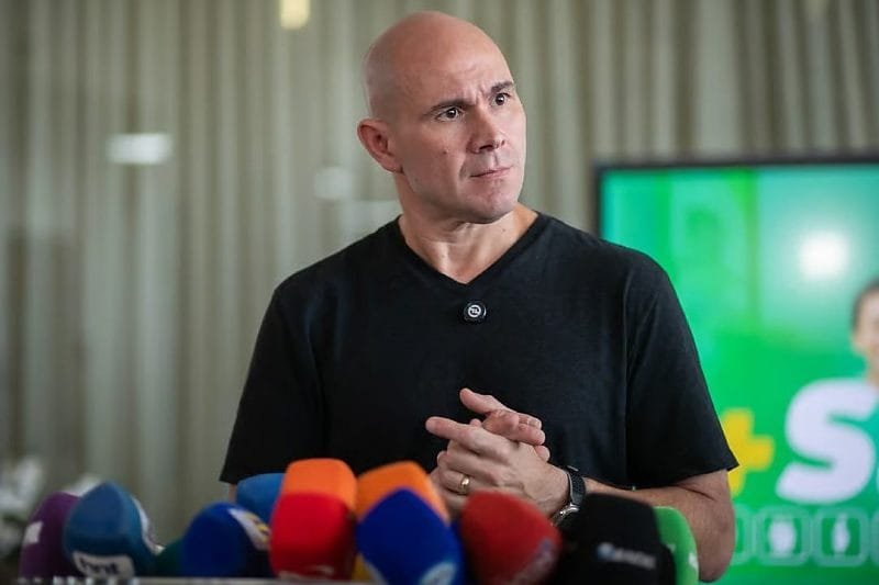 Abilio defende “fuga” de Flávio, cita insegurança jurídica e prevê desgaste de Lula: “Dilma 2”