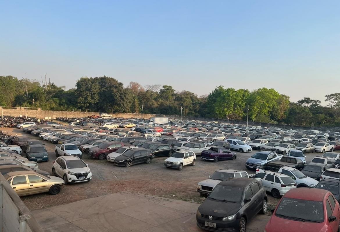 Leilão oferece mais de mil  veículos apreendidos ou abandonados em Cuiabá