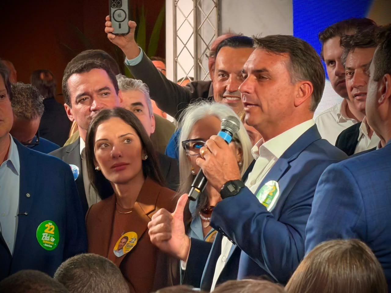 Após resistência do PL em MT, Janaína Riva participa de ato de apoio a Flávio Bolsonaro