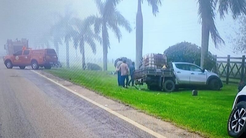 Motorista de 58 anos morre preso às ferragens após batida entre Hilux e Agile em Chapada