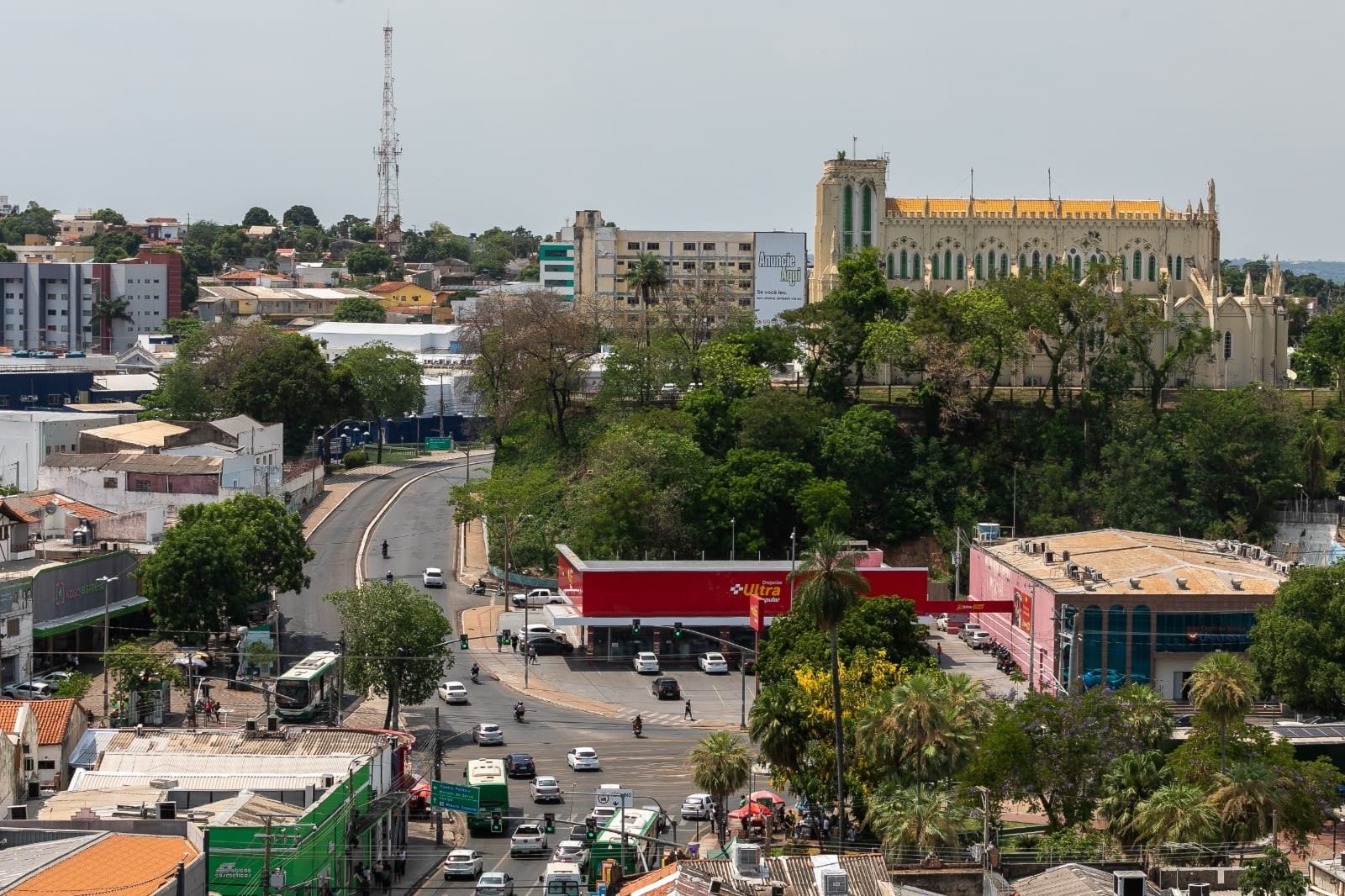 Ponto facultativo e Finados: confira o que funciona nos órgãos públicos municipais de Cuiabá