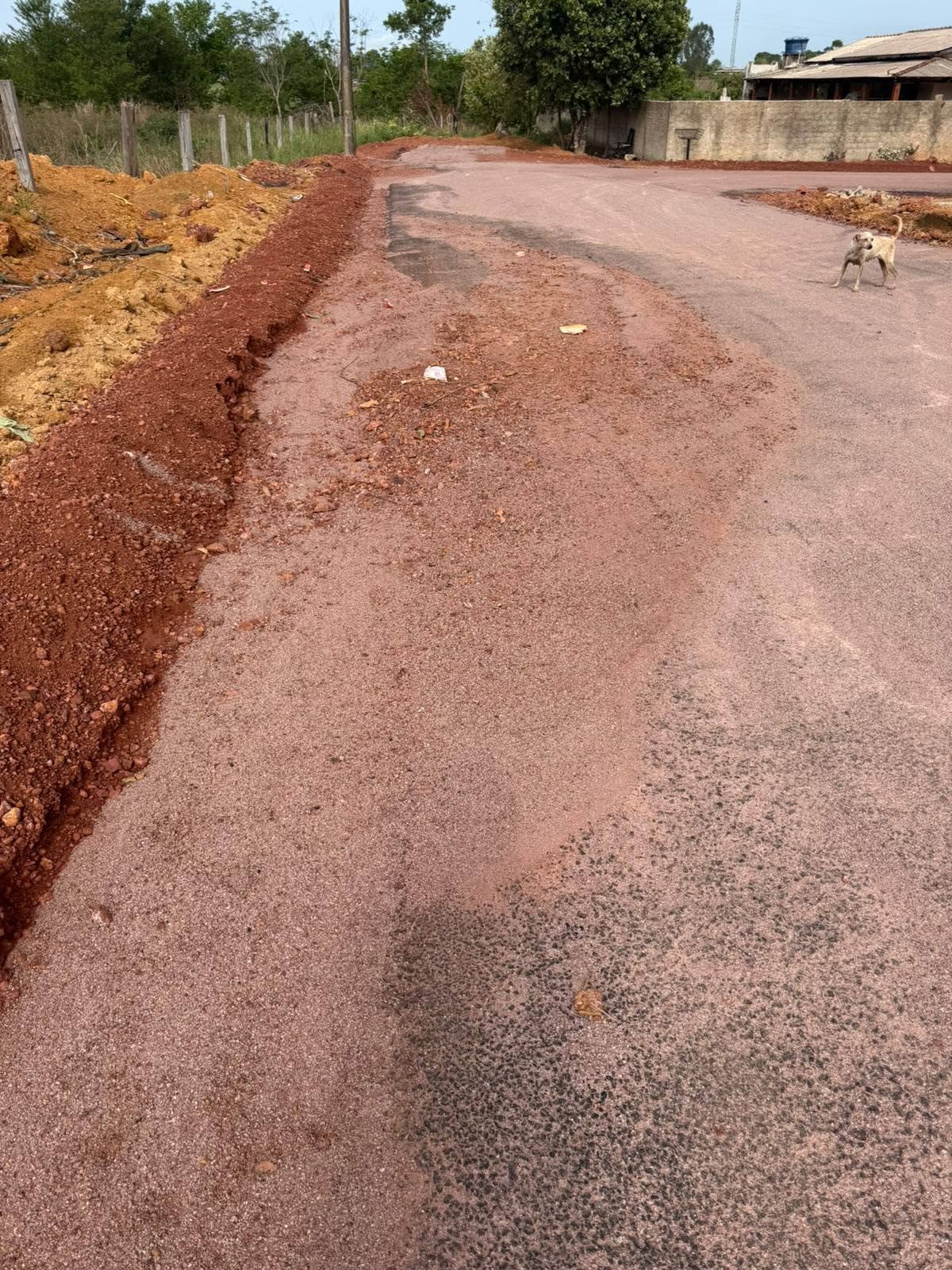 Vereador Silvio Dutra cobra construção de meio-fio em ruas asfaltadas há mais de um ano em Guarantã do Norte