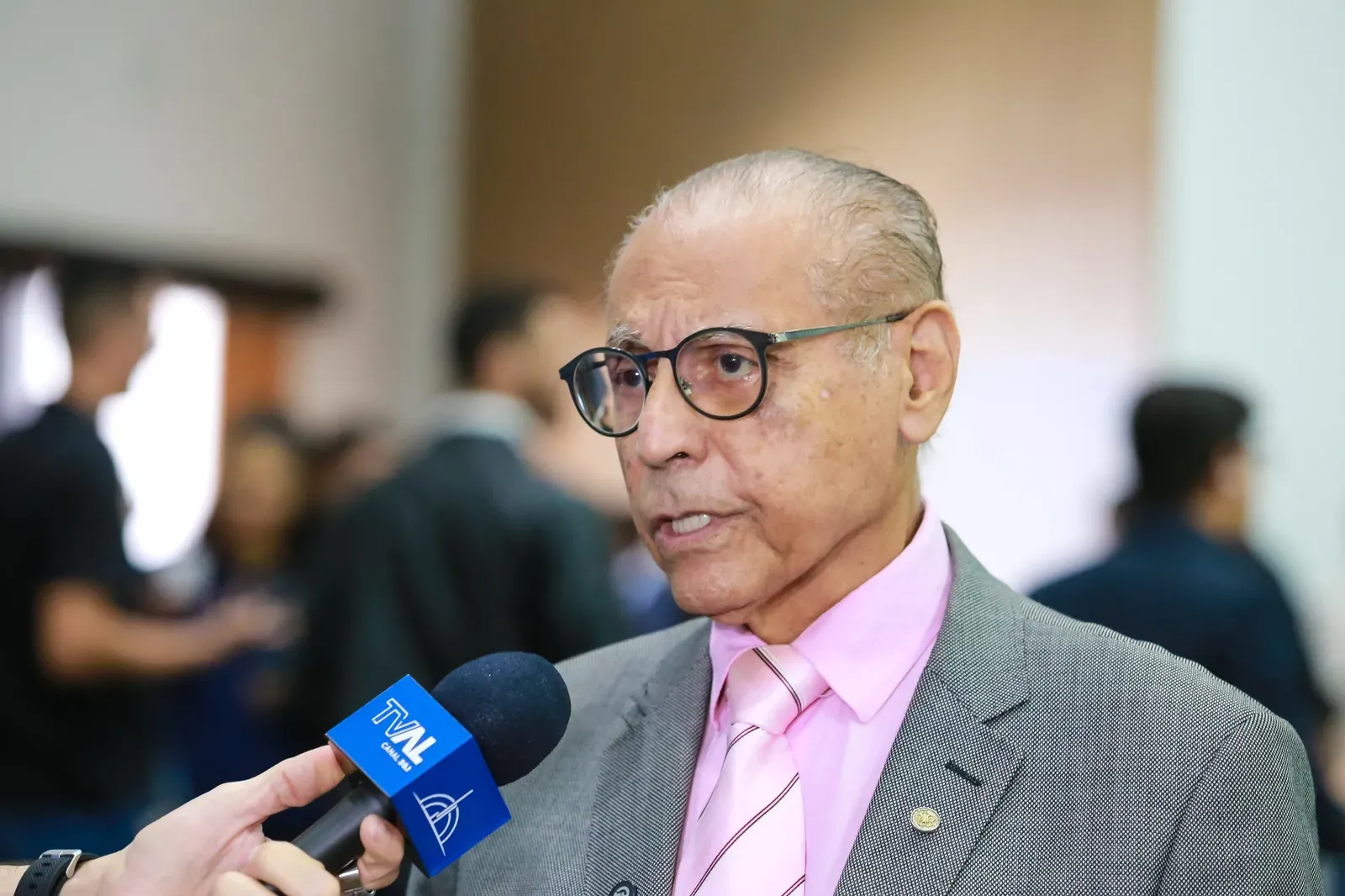 Júlio Campos aponta erro na escolha de Flávio Bolsonaro, critica e “truculência” do STF