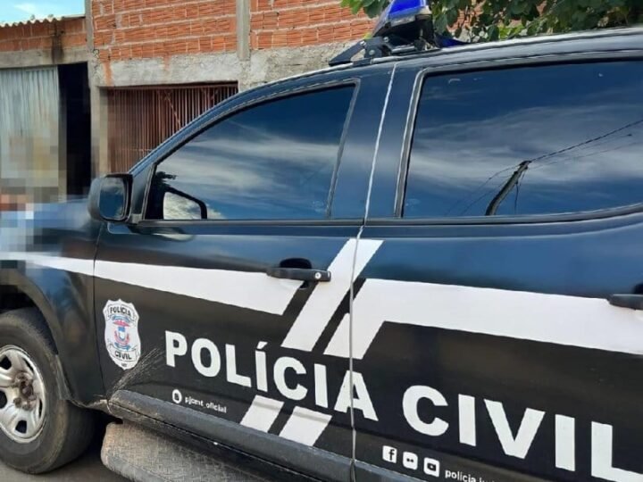 Criança de 10 anos morre com tiro na cabeça dentro de casa; polícia investiga