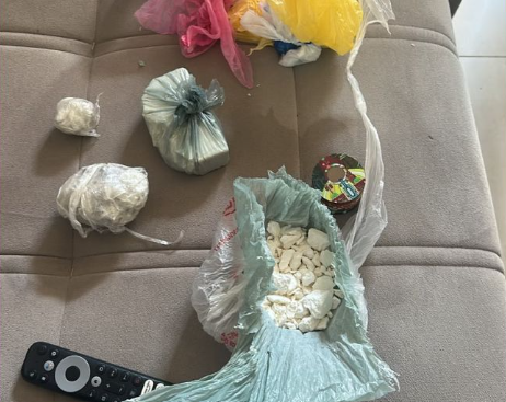 Homem parafusa portas e janelas para manter mulher presa em Cuiabá