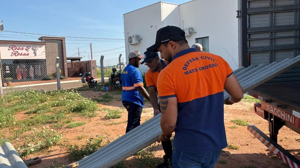 Defesa Civil de MT envia telhas e caixas d’água a municípios afetados pelas chuvas