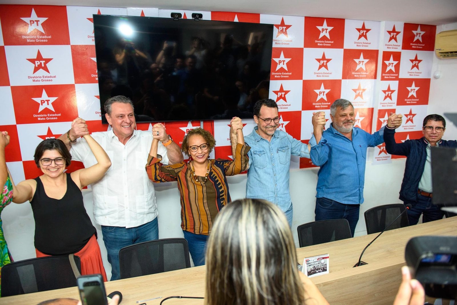 Atordoado com dupla derrota, Fávaro evita os aliados