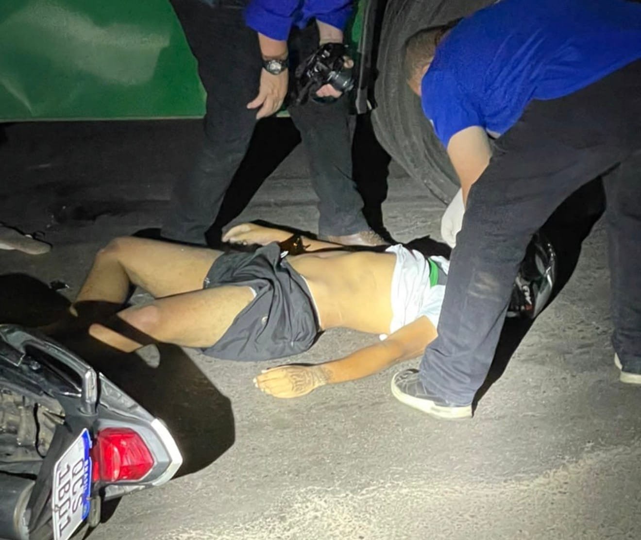 Motociclista morre após ser atingido por ônibus e ficar preso debaixo do veículo em Cuiabá