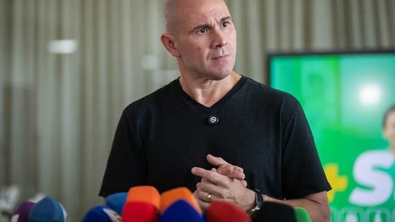 Abilio diz que Ilde tem “duas caras” na política e duvida de oposição à Prefeitura