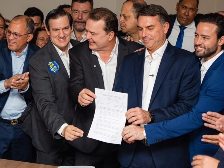 Max entrega carta de apoio de 18 deputados a Flávio Bolsonaro e promete “vitória ainda maior” em MT