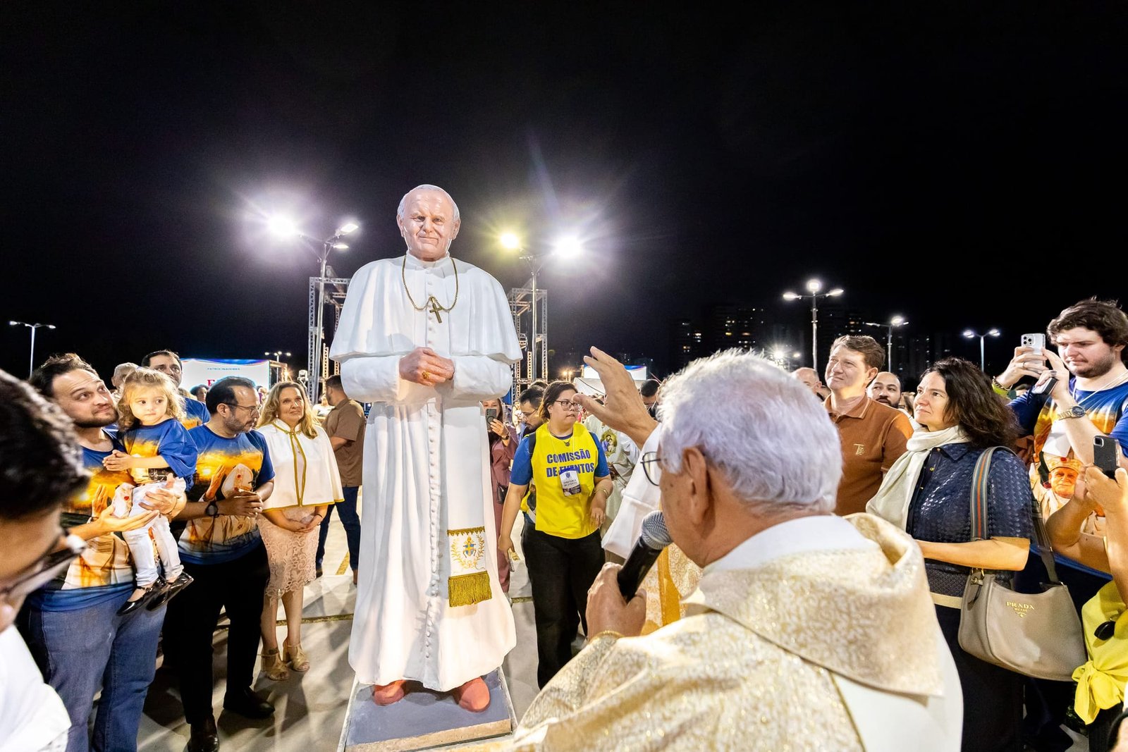 Cuiabá inaugura escultura de São João Paulo II nos 35 anos da visita do Papa
