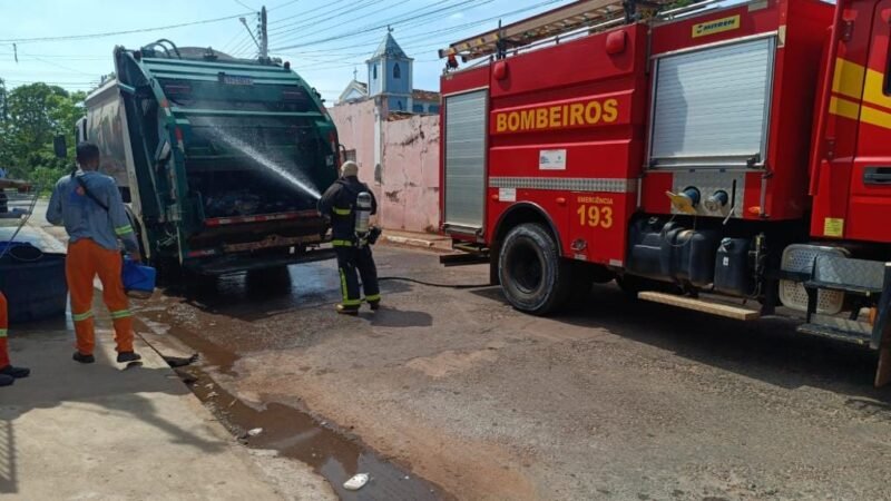 Corpo de Bombeiros extingue incêndio em caminhão de coleta de lixo em Poconé