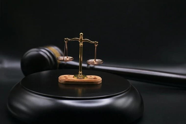 Homem que matou ex após vê-la abraçada com outro é condenado a 16 anos de prisão em MT