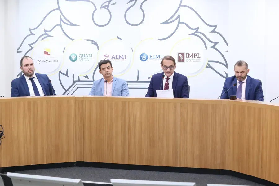 Secretário diz que parte de R$ 1,9 bilhão foi usada para garantir  leitos de UTI e home care em MT