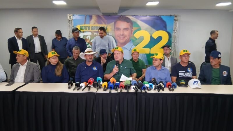Max demonstra força política e reúne 18 deputados em apoio a Flávio Bolsonaro no 2º turno