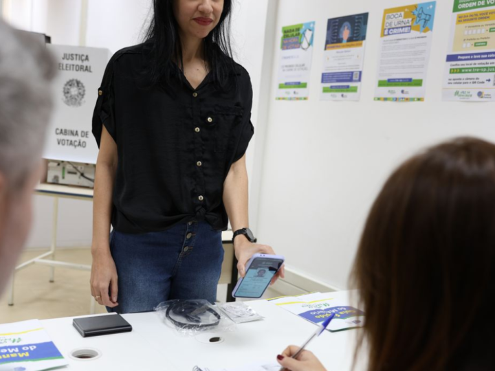 Saiba quais documentos com foto são permitidos para a votação neste domingo