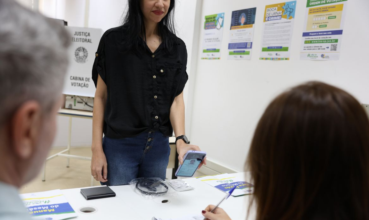 Saiba quais documentos com foto são permitidos para a votação neste domingo