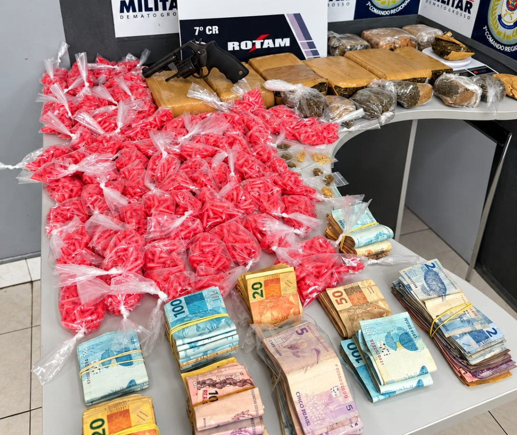 Rotam prende traficantes com  drogas, arma de fogo e R$ 28,8 mil em dinheiro em Cuiabá