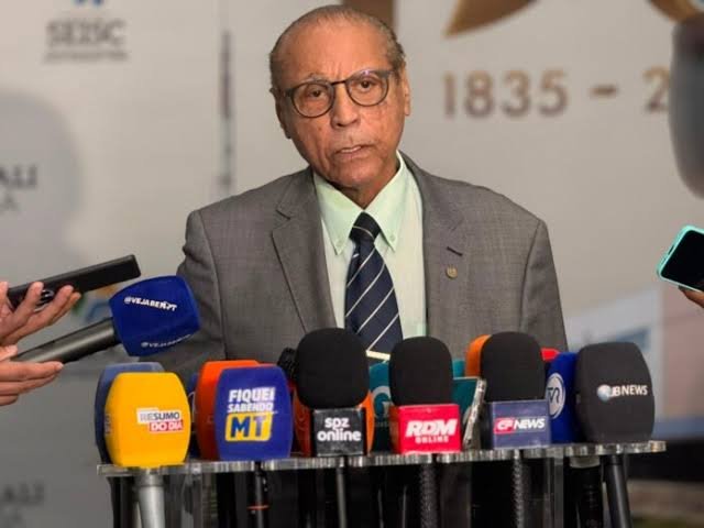 Com três aposentarias, Júlio Campos nega busca por cargo público após derrota nas urnas