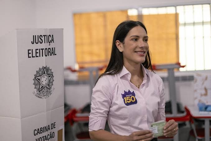 Após derrota ao Senado, Janaína agradece apoio e afirma  que seguirá de “cabeça erguida”