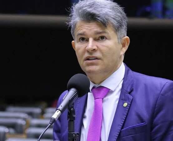 Medeiros pede impeachment de Zanin por mudança no horário de votação