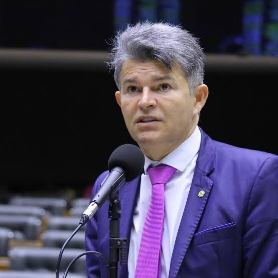 Medeiros pede impeachment de Zanin por mudança no horário de votação