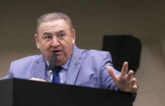MP Eleitoral investiga deputado por suposto ato de campanha com 50 funcionários de empresa