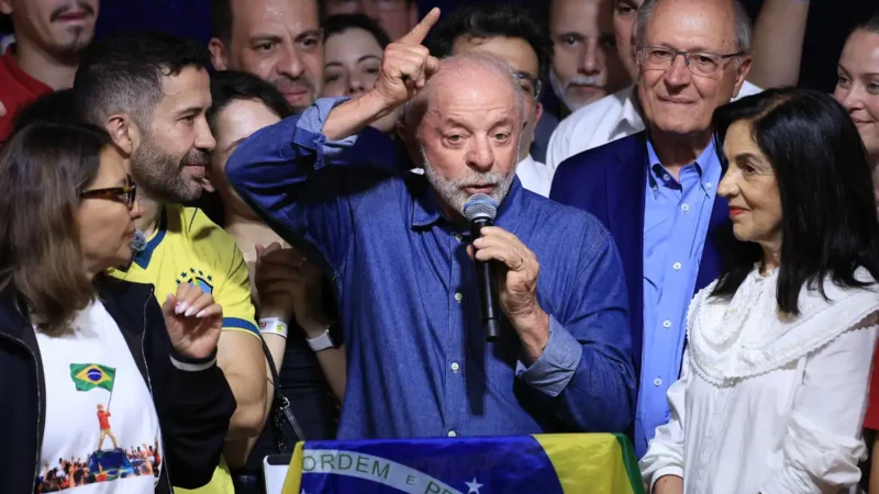 “Vamos mudar o jeito de governar este país”, afirma Lula após garantir mais um mandato