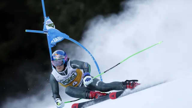 Lucas Pinheiro Braathen vence 1ª etapa da Copa do Mundo de esqui alpino