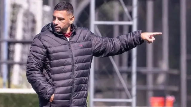 Diego Souza desabafa sobre caso de licença de técnico e critica Mancuso: ‘Ele fez de má fé’