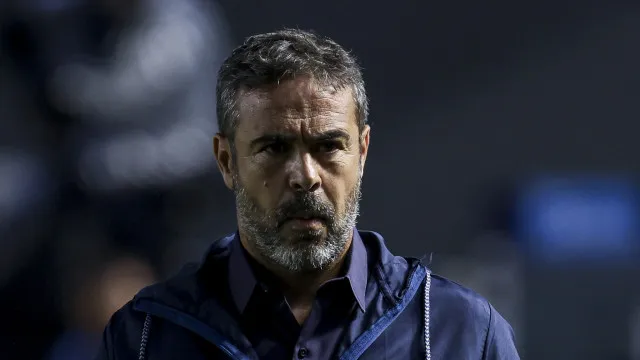 Cruzeiro perde e comentário sobre bacalhau tira Artur Jorge do sério