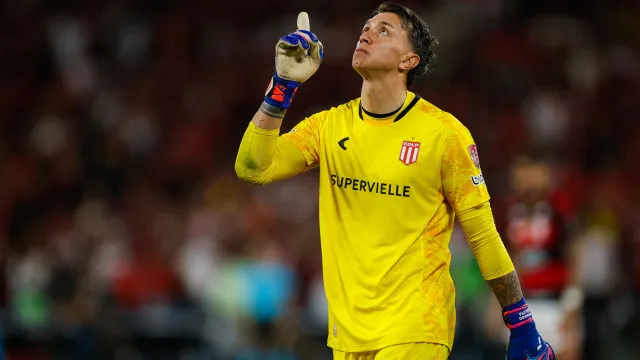 Muslera supera drama na Copa com brilho na Libertadores: ‘Futebol sempre te dá outra chance’
