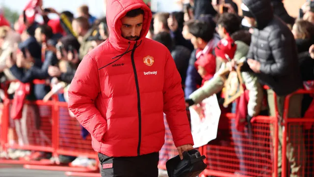 Gary Neville condena Bruno Fernandes: “Apunhalou Carrick pelas costas”