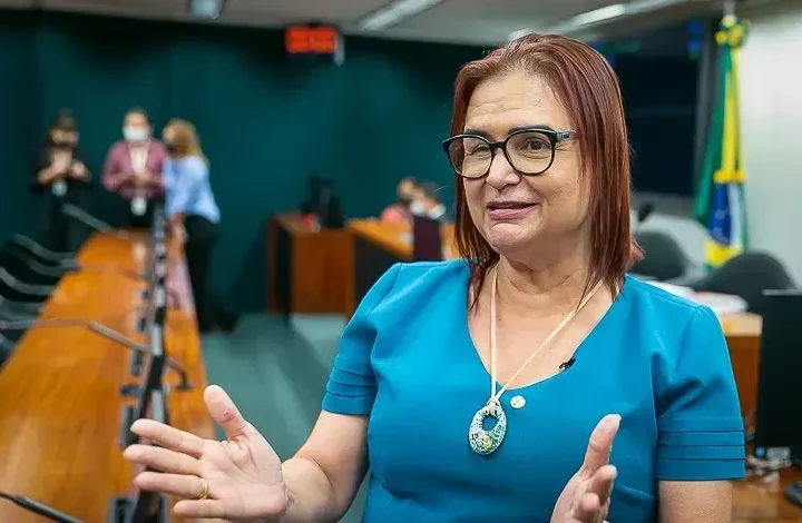 Rosa Neide chama candidatura de Flávio de “vergonha” e diz que faltam propostas