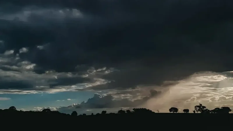 Inmet alerta para tempestades em parte de Mato Grosso e 36°C de temperatura em Cuiabá